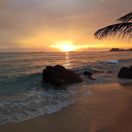 Happy Beach Resort Унаватуна Экстерьер фото