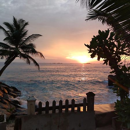Happy Beach Resort Унаватуна Экстерьер фото