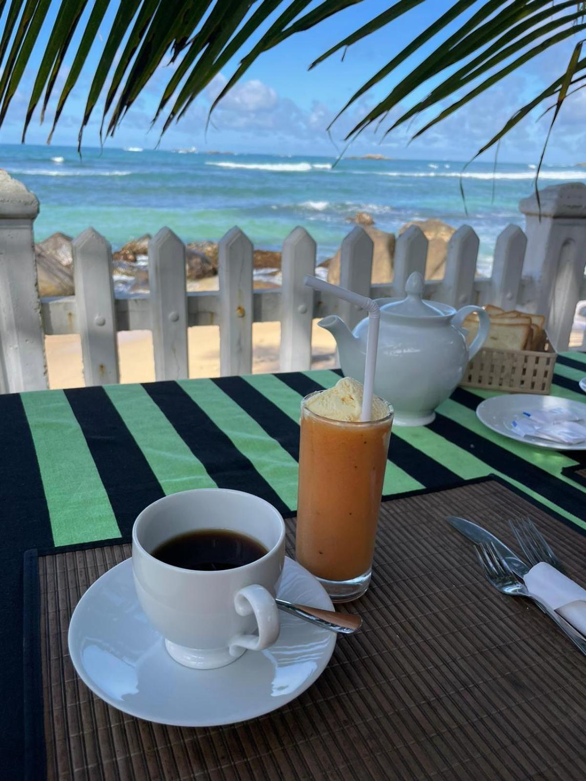 Happy Beach Resort Унаватуна Экстерьер фото
