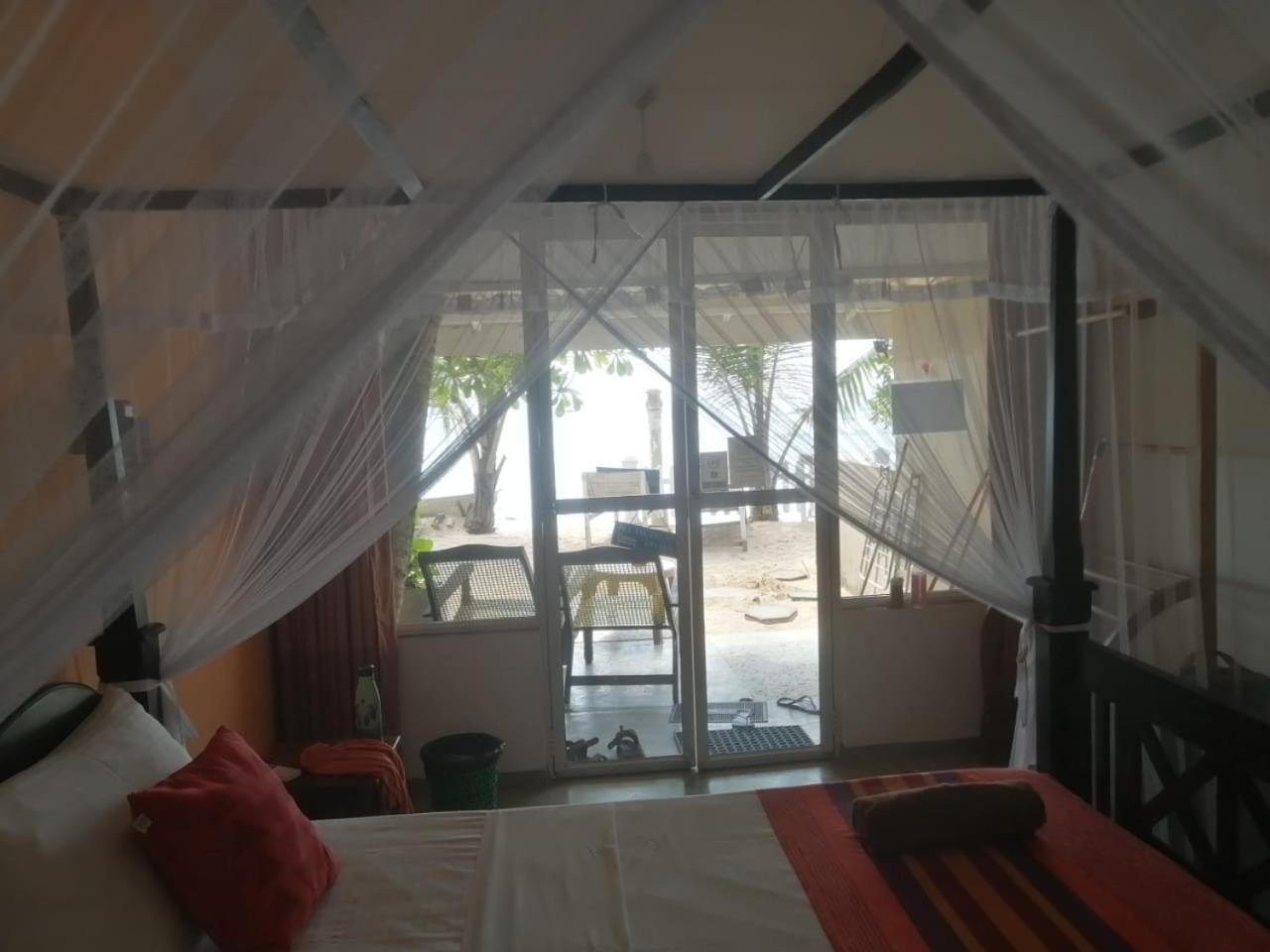 Happy Beach Resort Унаватуна Экстерьер фото