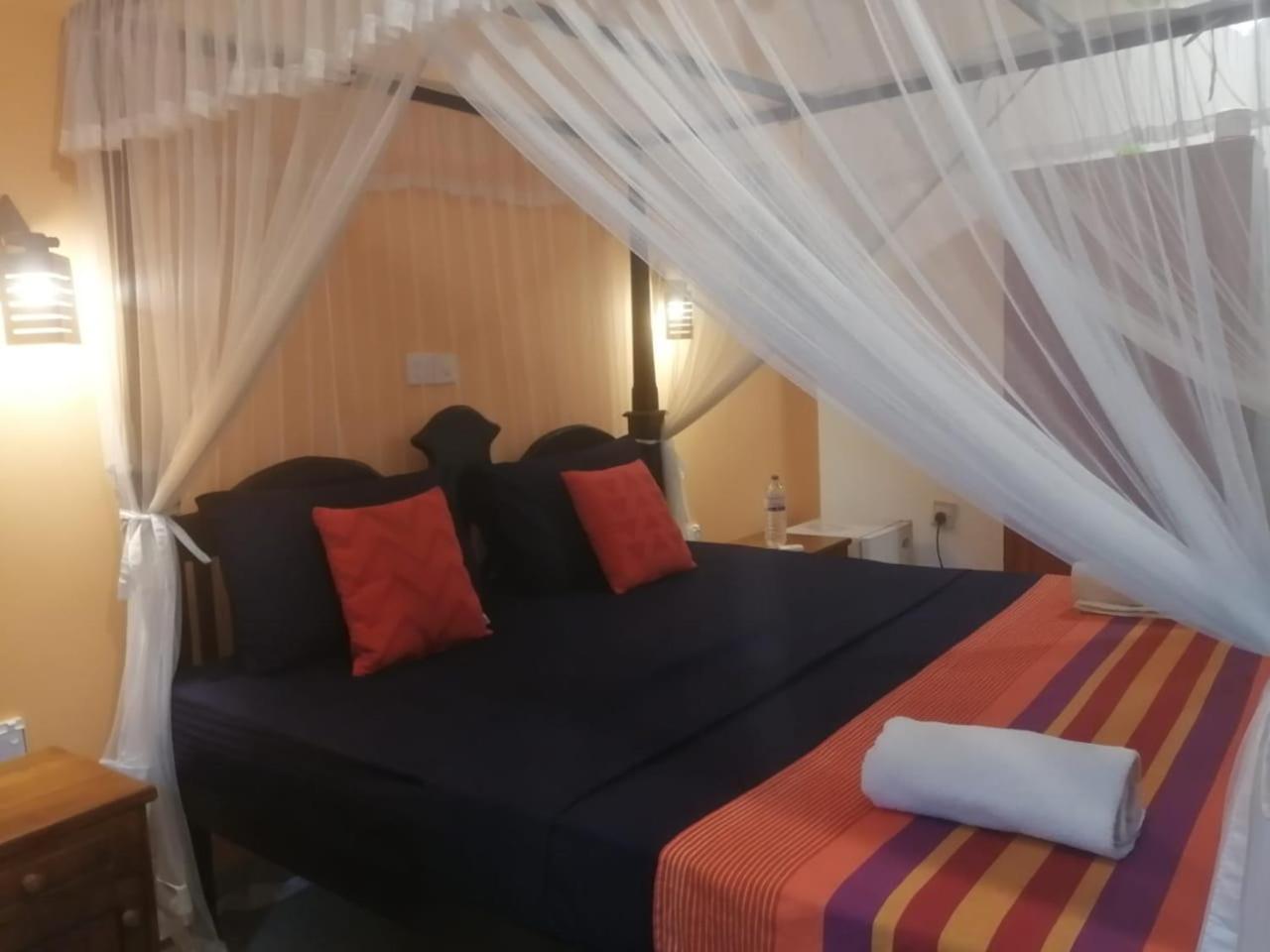 Happy Beach Resort Унаватуна Экстерьер фото