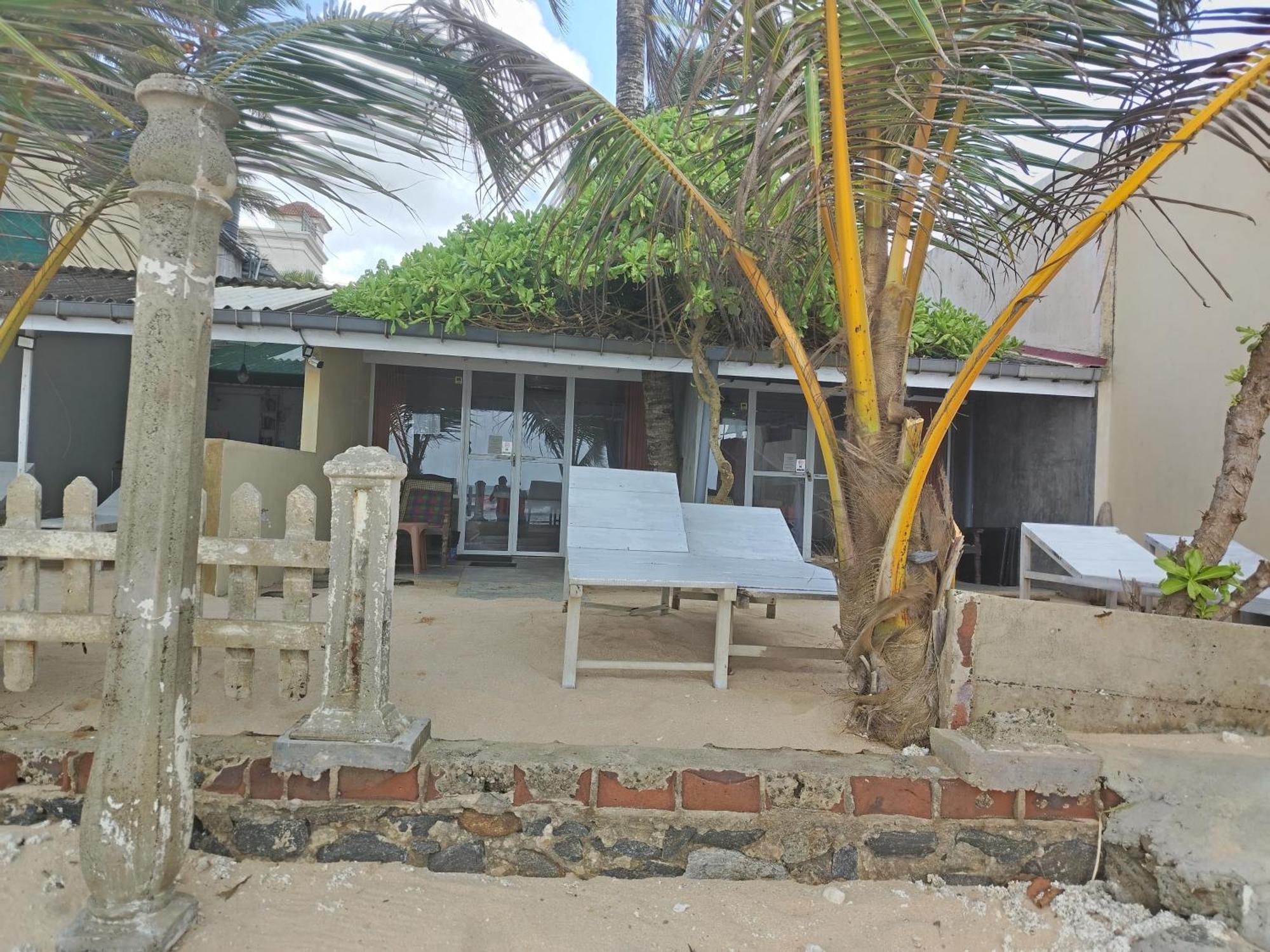 Happy Beach Resort Унаватуна Экстерьер фото