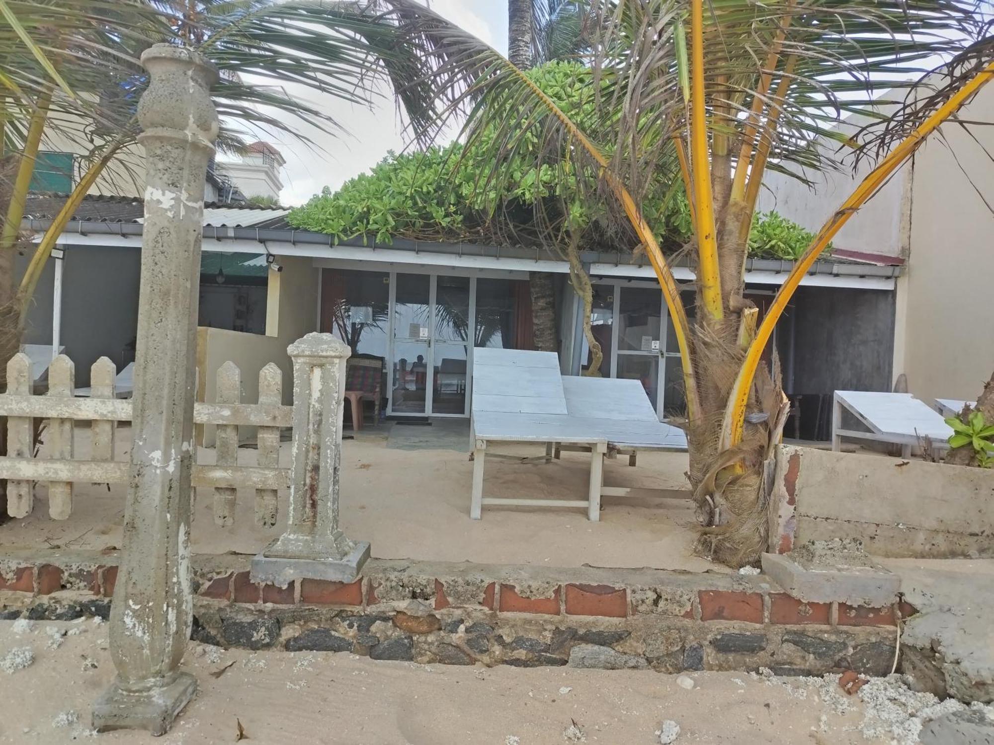 Happy Beach Resort Унаватуна Экстерьер фото