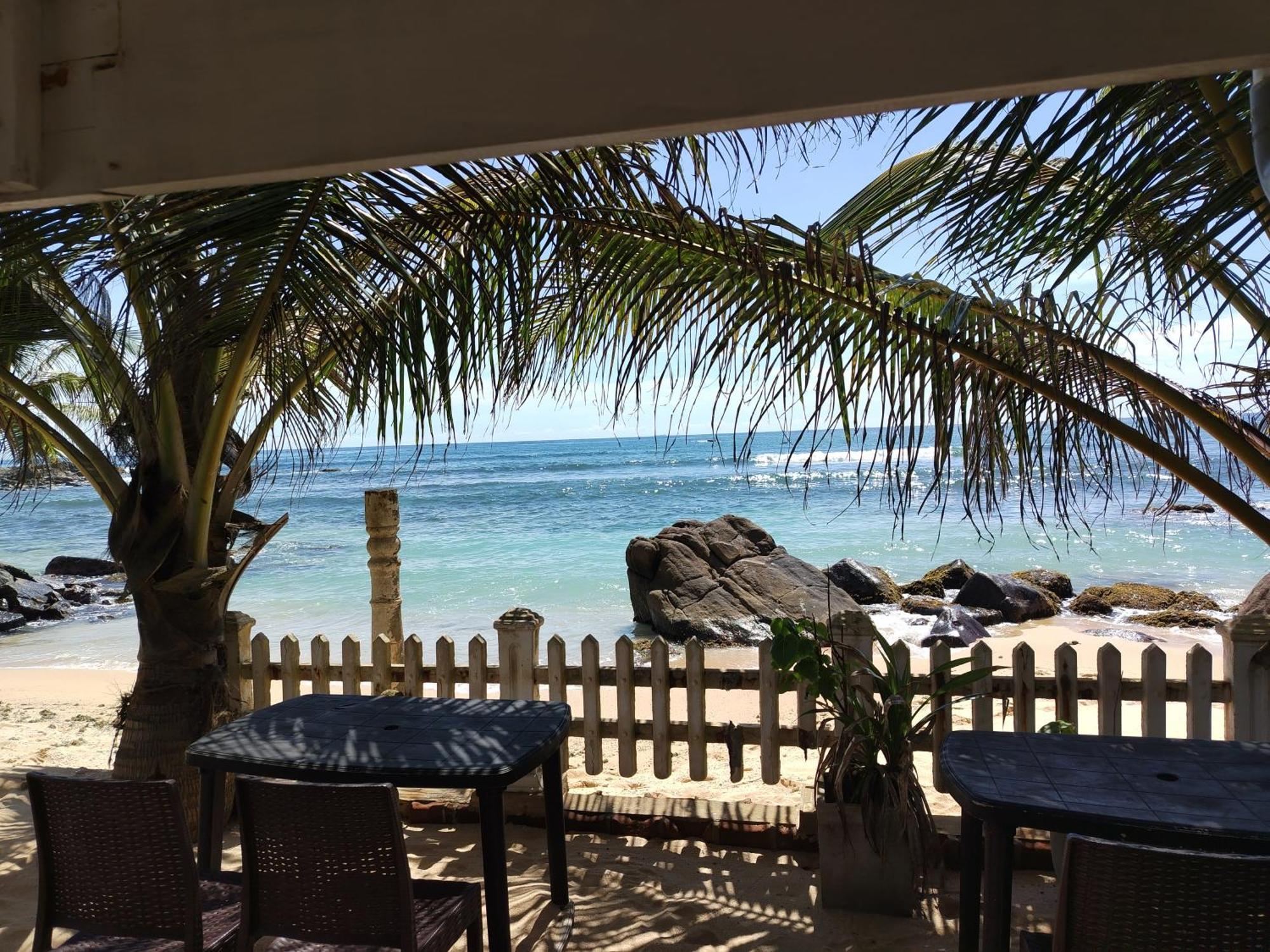 Happy Beach Resort Унаватуна Экстерьер фото